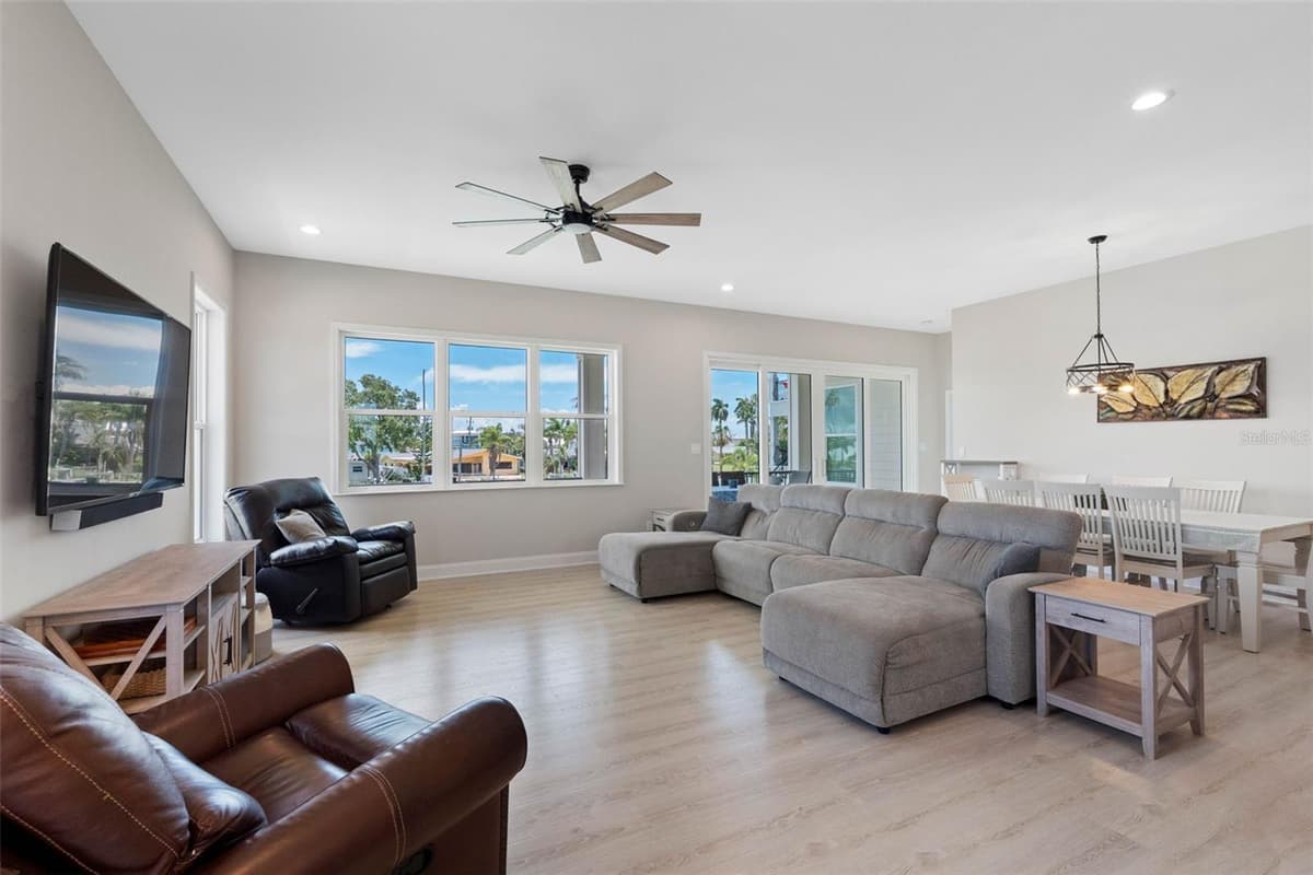 16025 REDINGTON DRIVE — photo 15 of 68