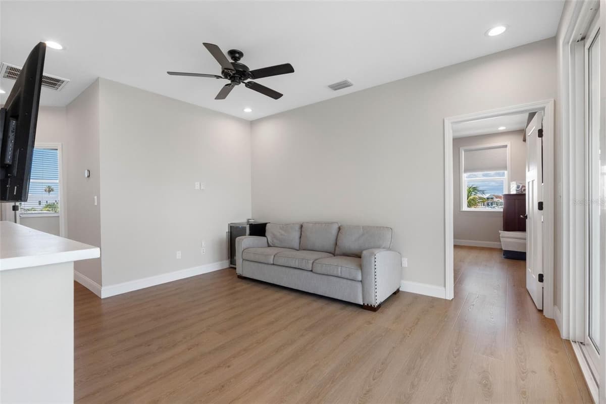 16025 REDINGTON DRIVE — photo 30 of 68