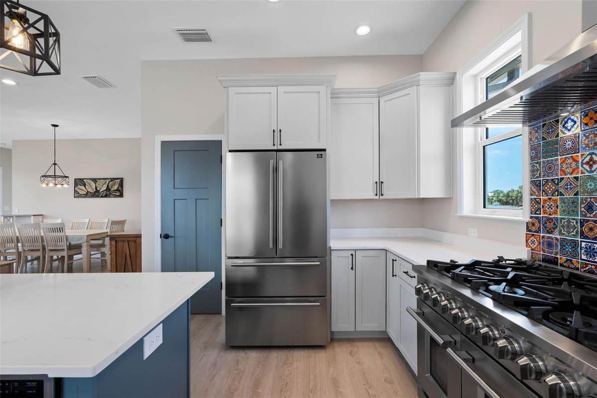 16025 REDINGTON DRIVE — photo 12 of 68