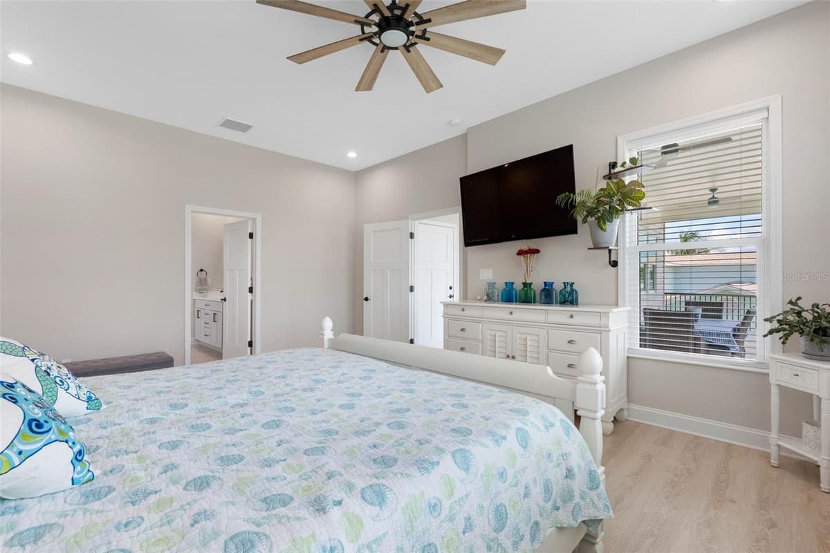 16025 REDINGTON DRIVE — photo 22 of 68