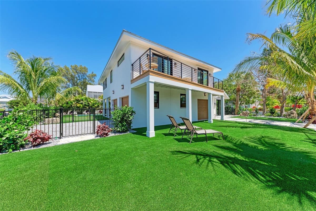 256 GLADIOLUS STREET — photo 14 of 41