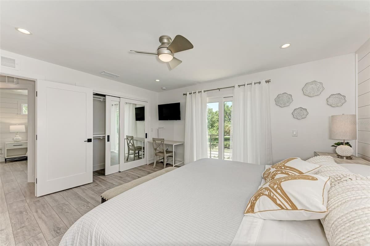 256 GLADIOLUS STREET — photo 18 of 41