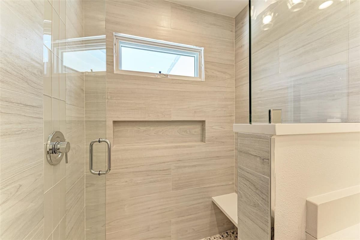256 GLADIOLUS STREET — photo 20 of 41