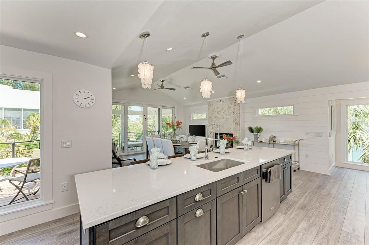 256 GLADIOLUS STREET — photo 29 of 41