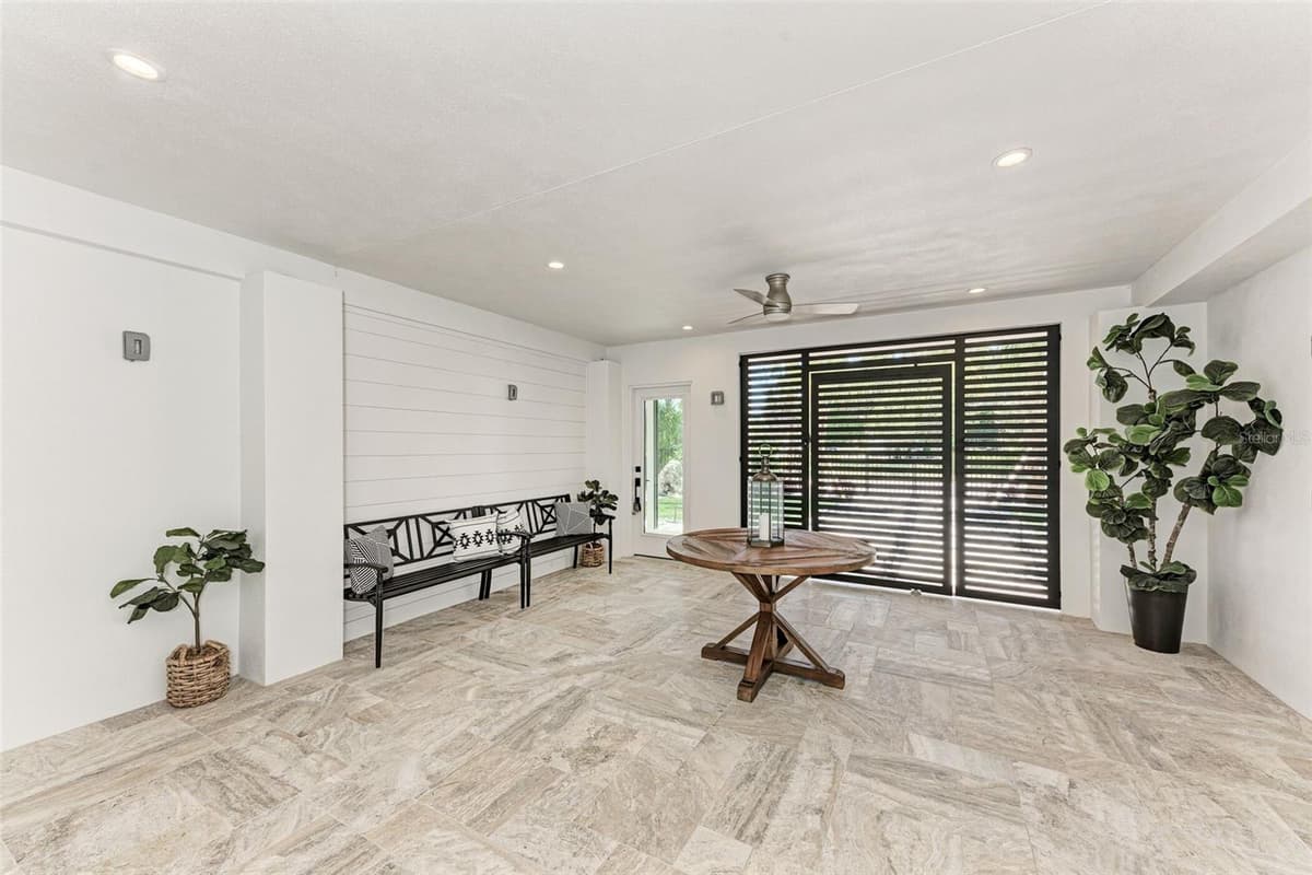 256 GLADIOLUS STREET — photo 25 of 41