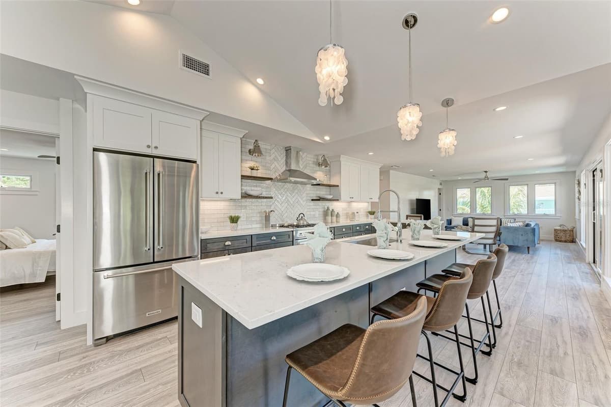 256 GLADIOLUS STREET — photo 4 of 41