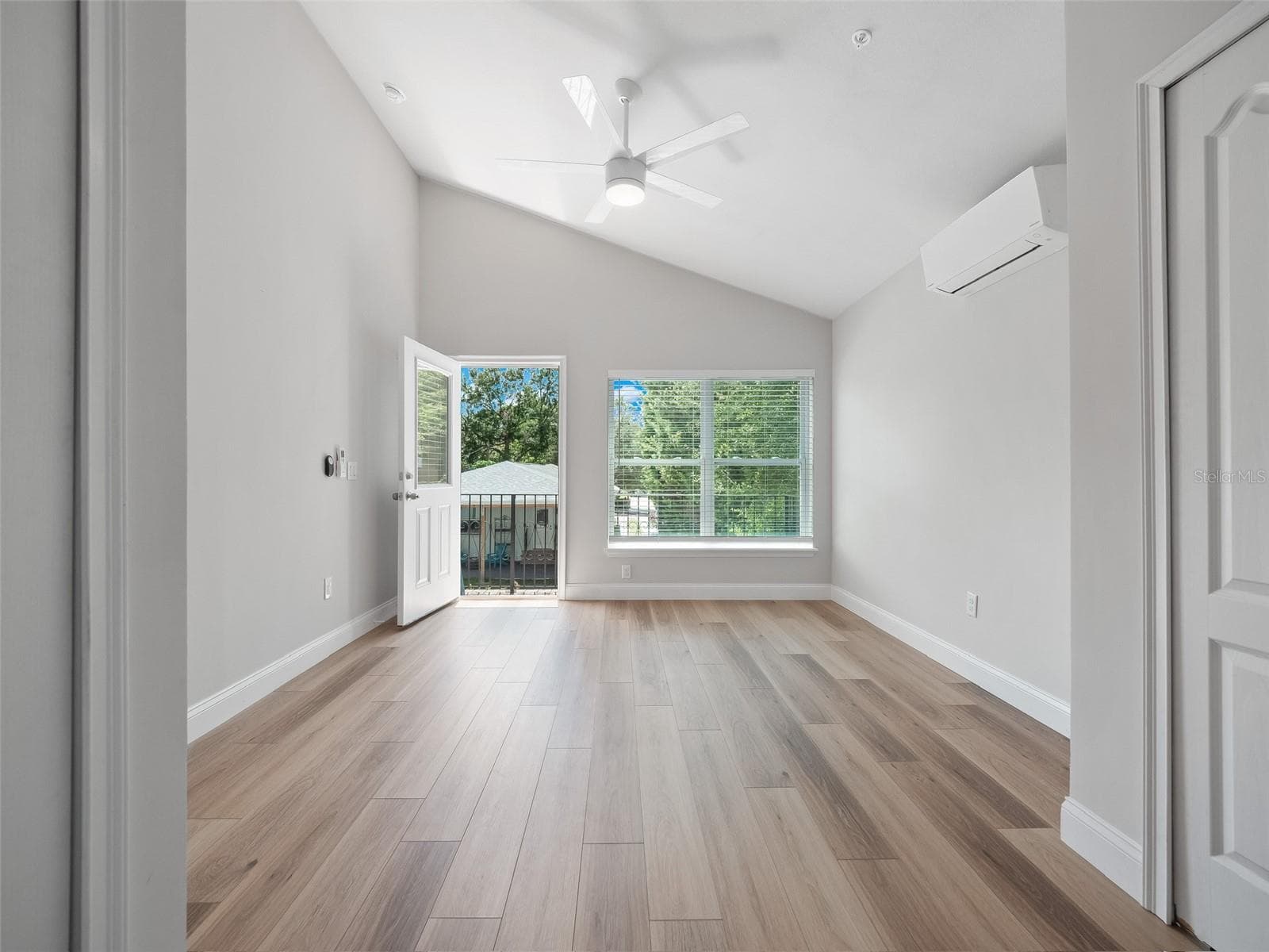 1505 CATHERINE STREET — photo 27 of 58