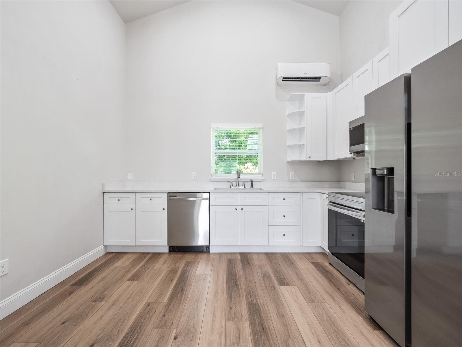 1505 CATHERINE STREET — photo 32 of 58
