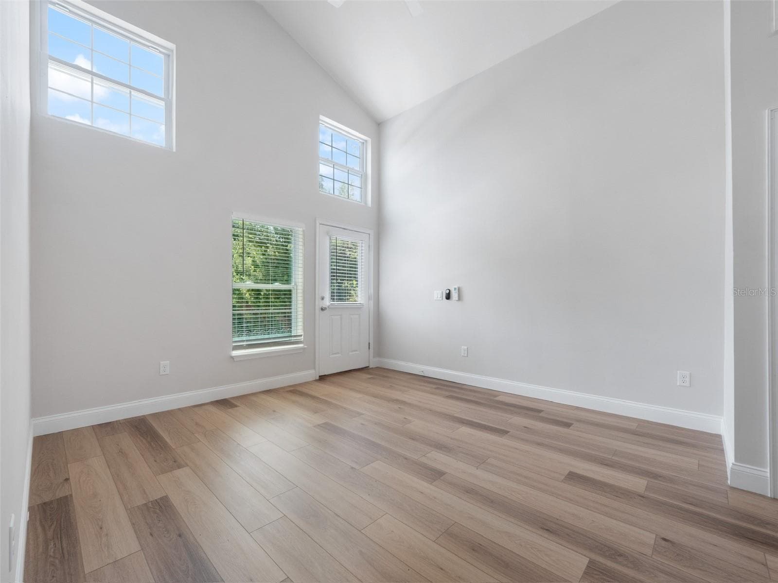 1505 CATHERINE STREET — photo 30 of 58
