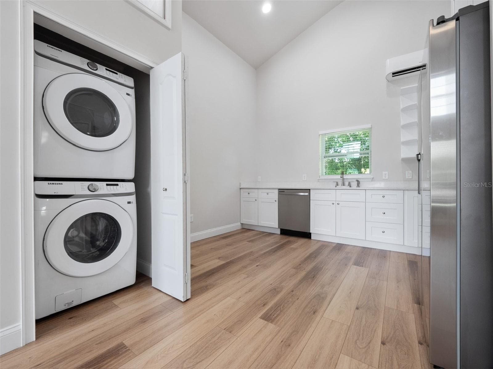 1505 CATHERINE STREET — photo 31 of 58