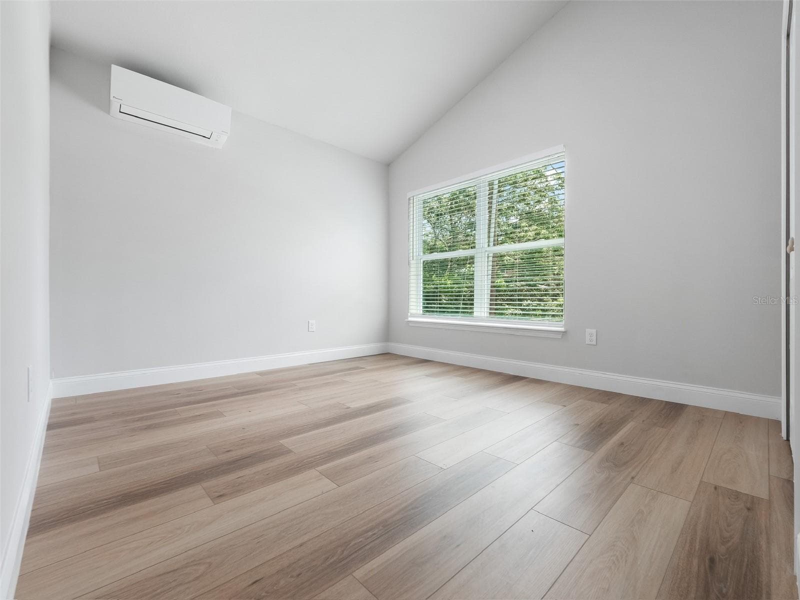1505 CATHERINE STREET — photo 34 of 58