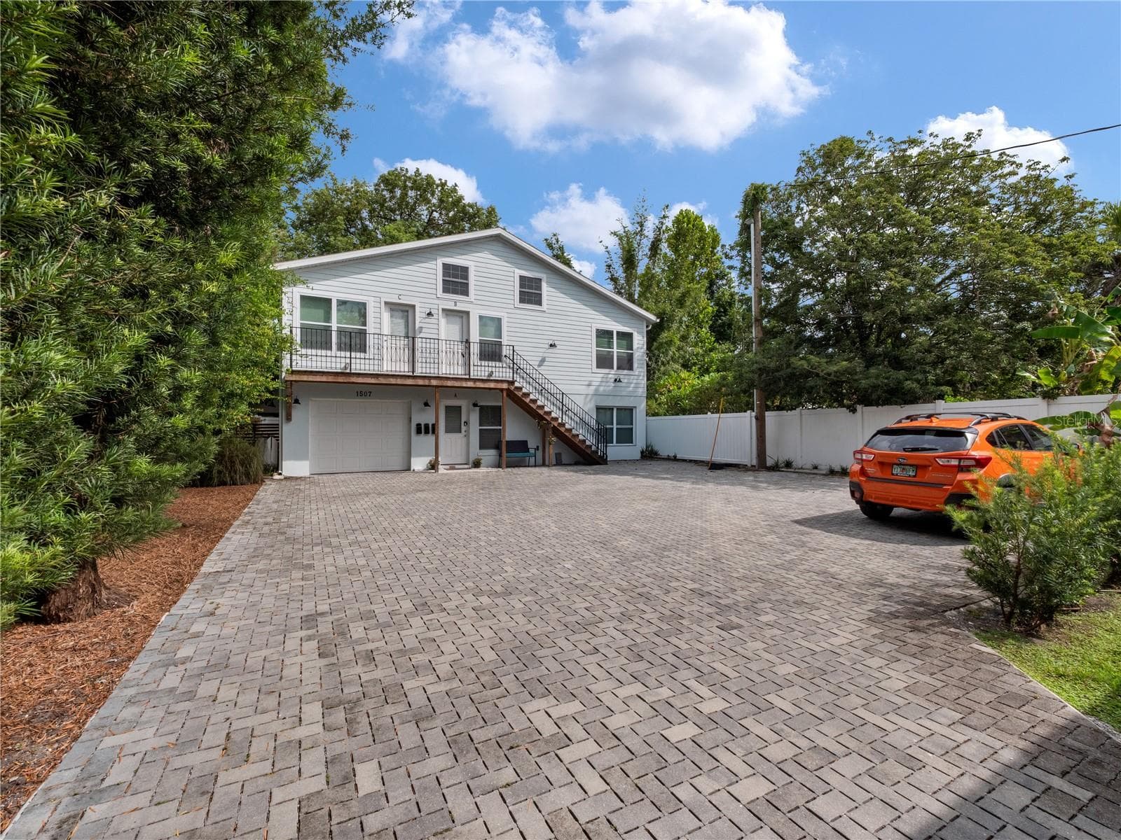 1505 CATHERINE STREET — photo 3 of 58