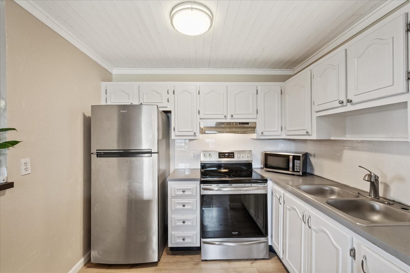 11635 BAYONET LANE — photo 11 of 41
