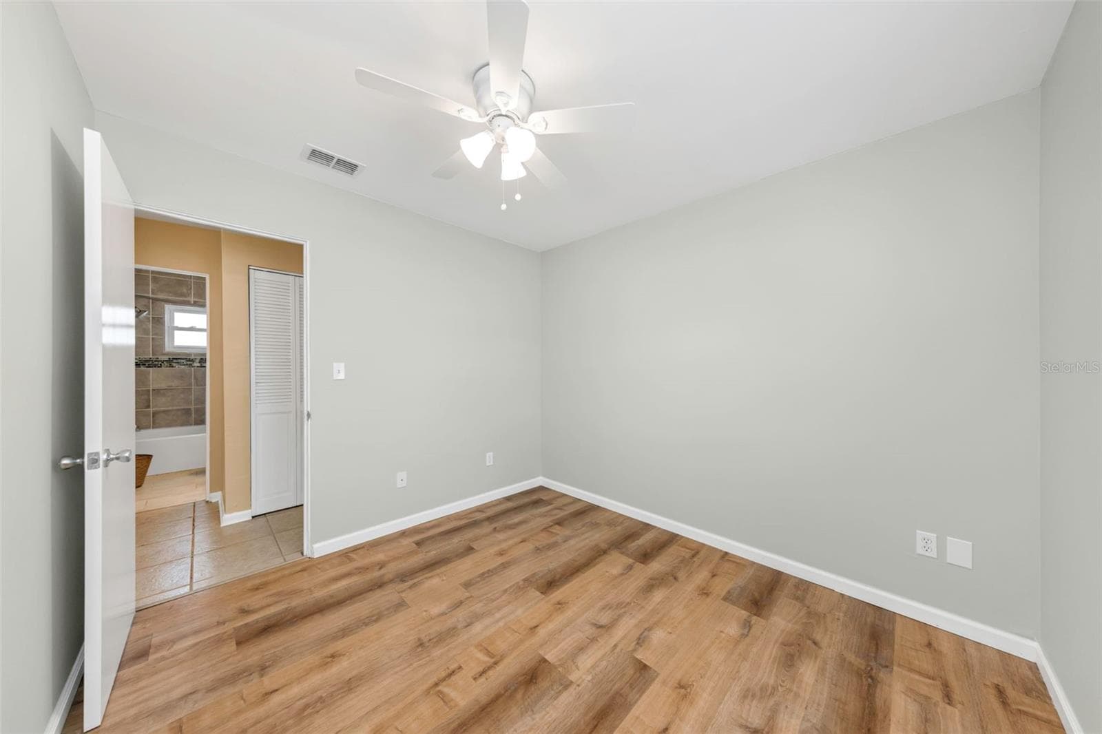5711 92ND AVENUE — photo 24 of 69