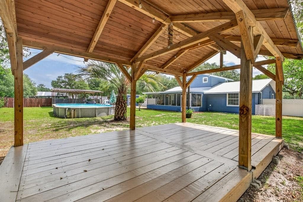 121 DAREN DRIVE — photo 31 of 43