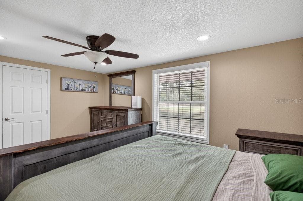 121 DAREN DRIVE — photo 21 of 43