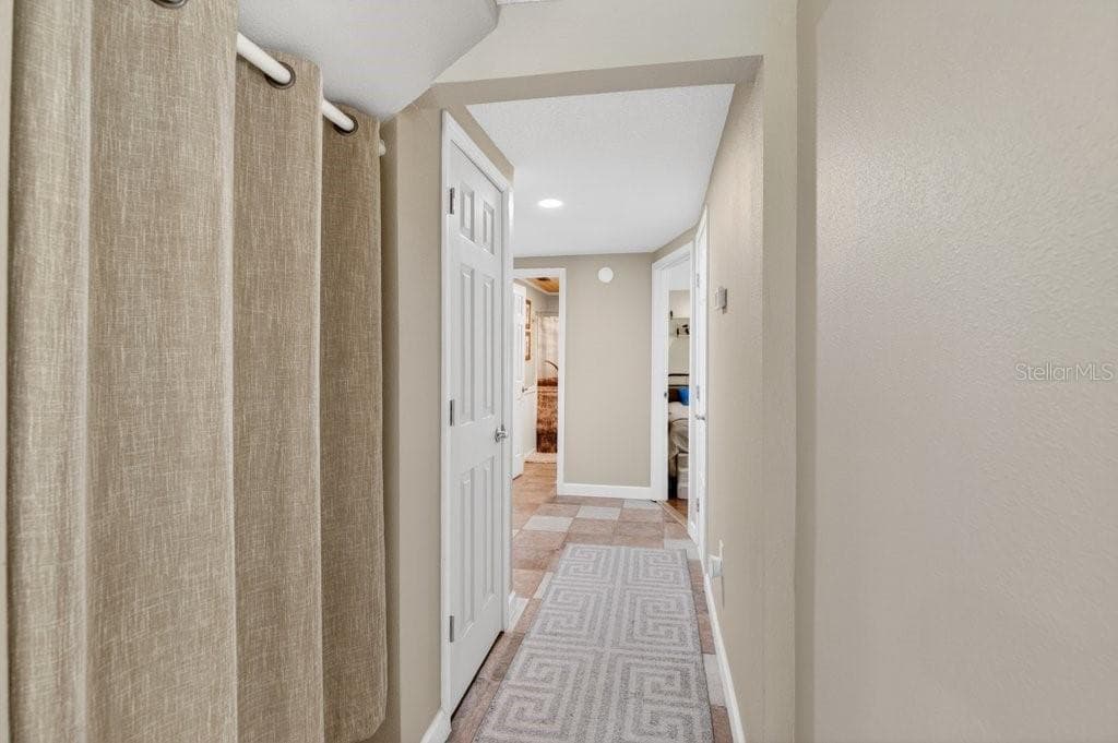 121 DAREN DRIVE — photo 19 of 43