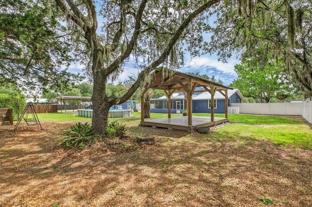 121 DAREN DRIVE — photo 32 of 43