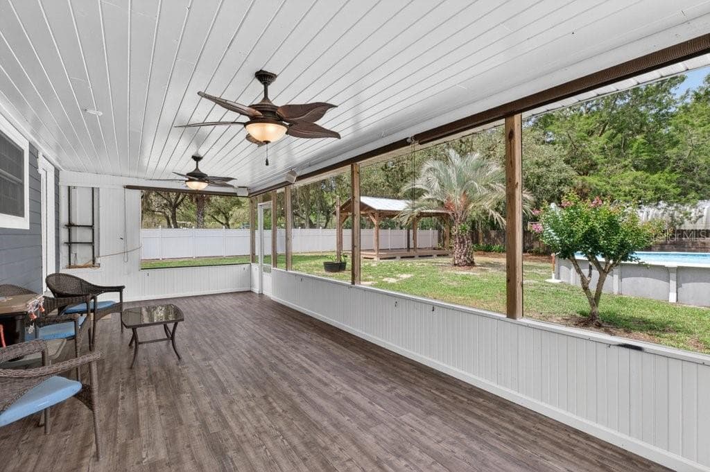 121 DAREN DRIVE — photo 30 of 43