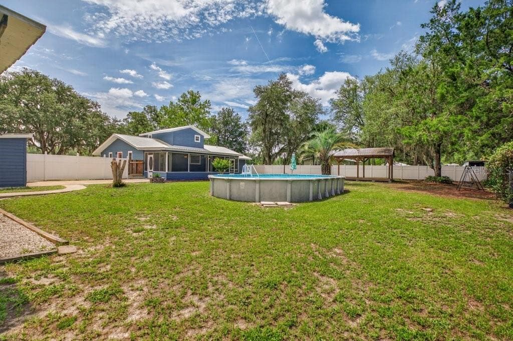 121 DAREN DRIVE — photo 35 of 43
