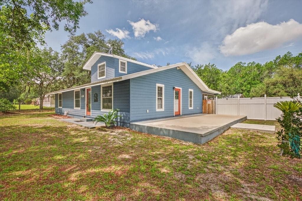 121 DAREN DRIVE — photo 6 of 43