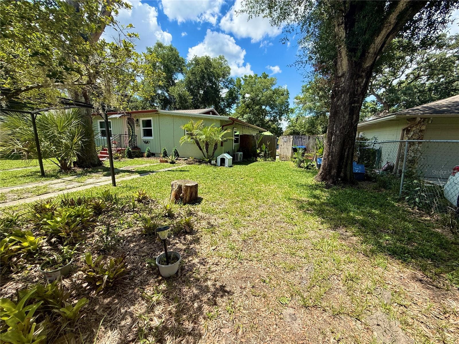 5937 UONA AVENUE — photo 3 of 19