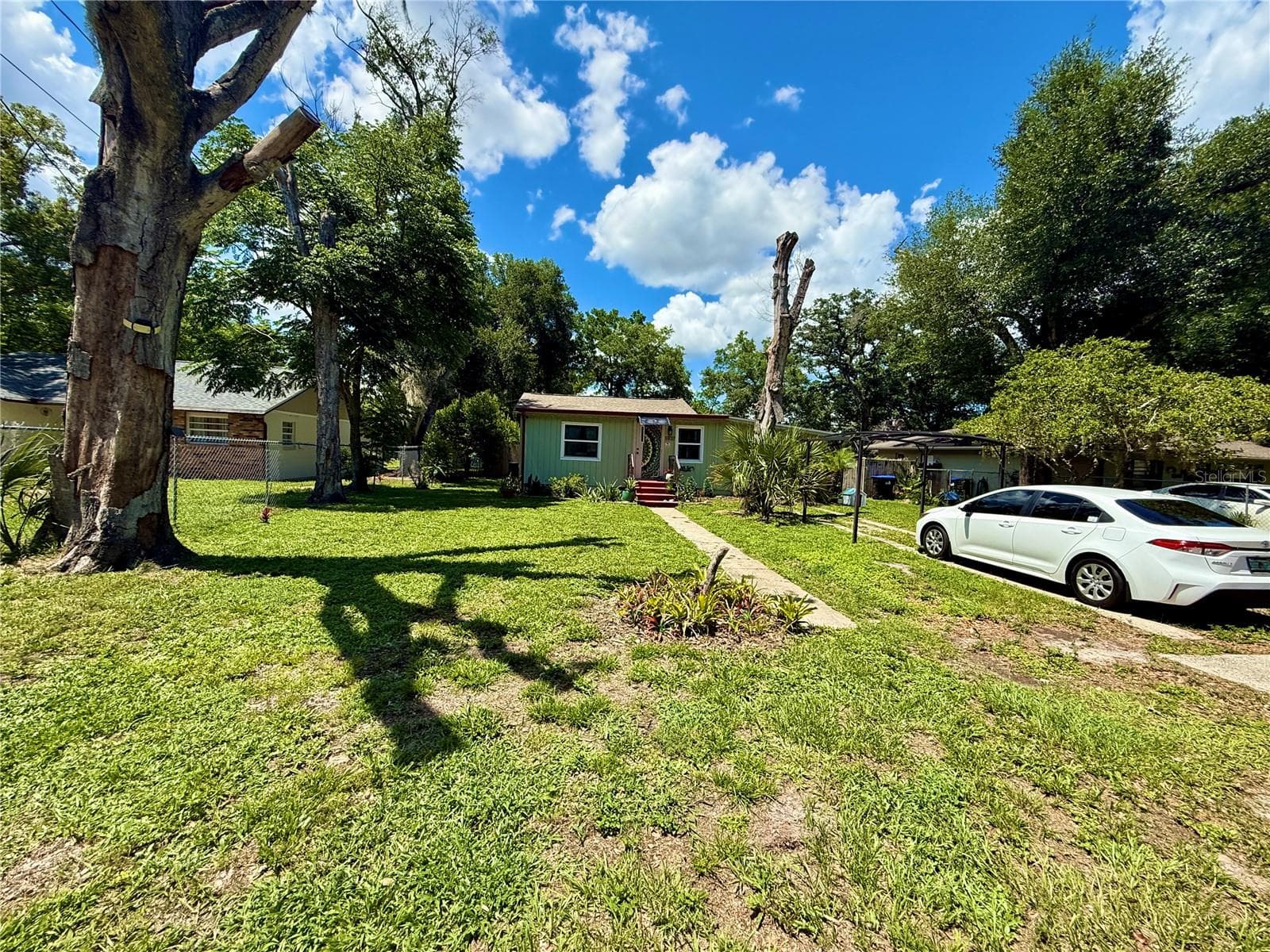 5937 UONA AVENUE — photo 16 of 19
