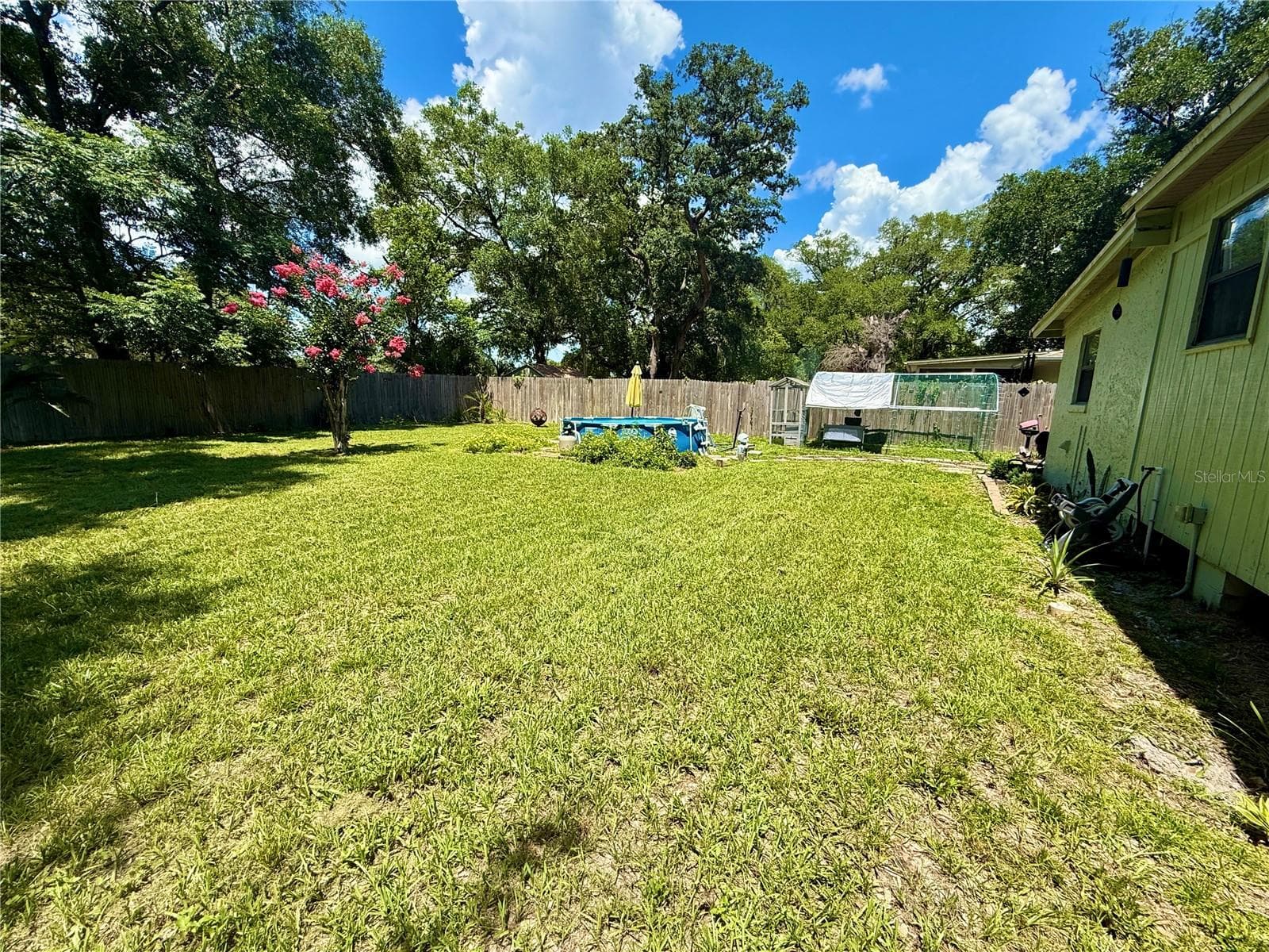 5937 UONA AVENUE — photo 9 of 19