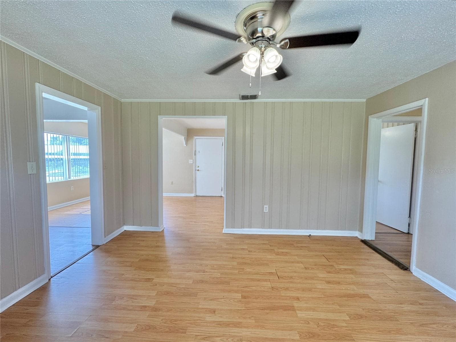 921 AVENUE E — photo 14 of 33