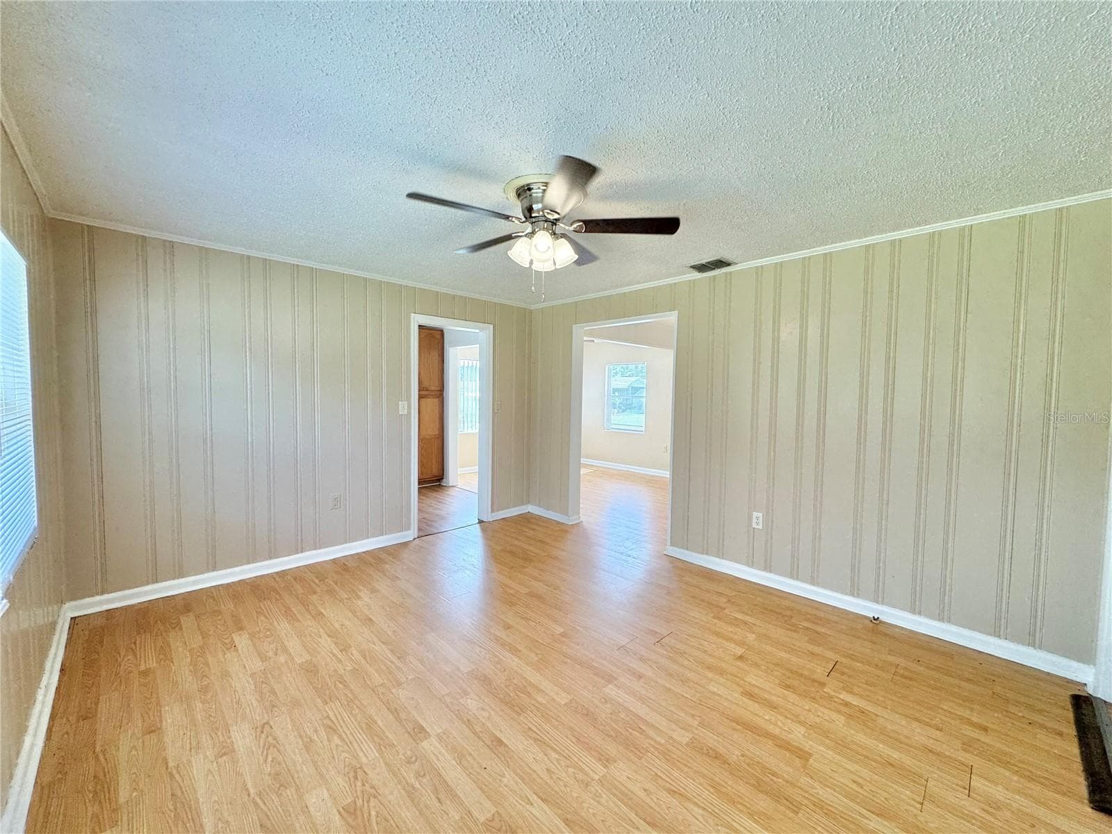 921 AVENUE E — photo 15 of 33