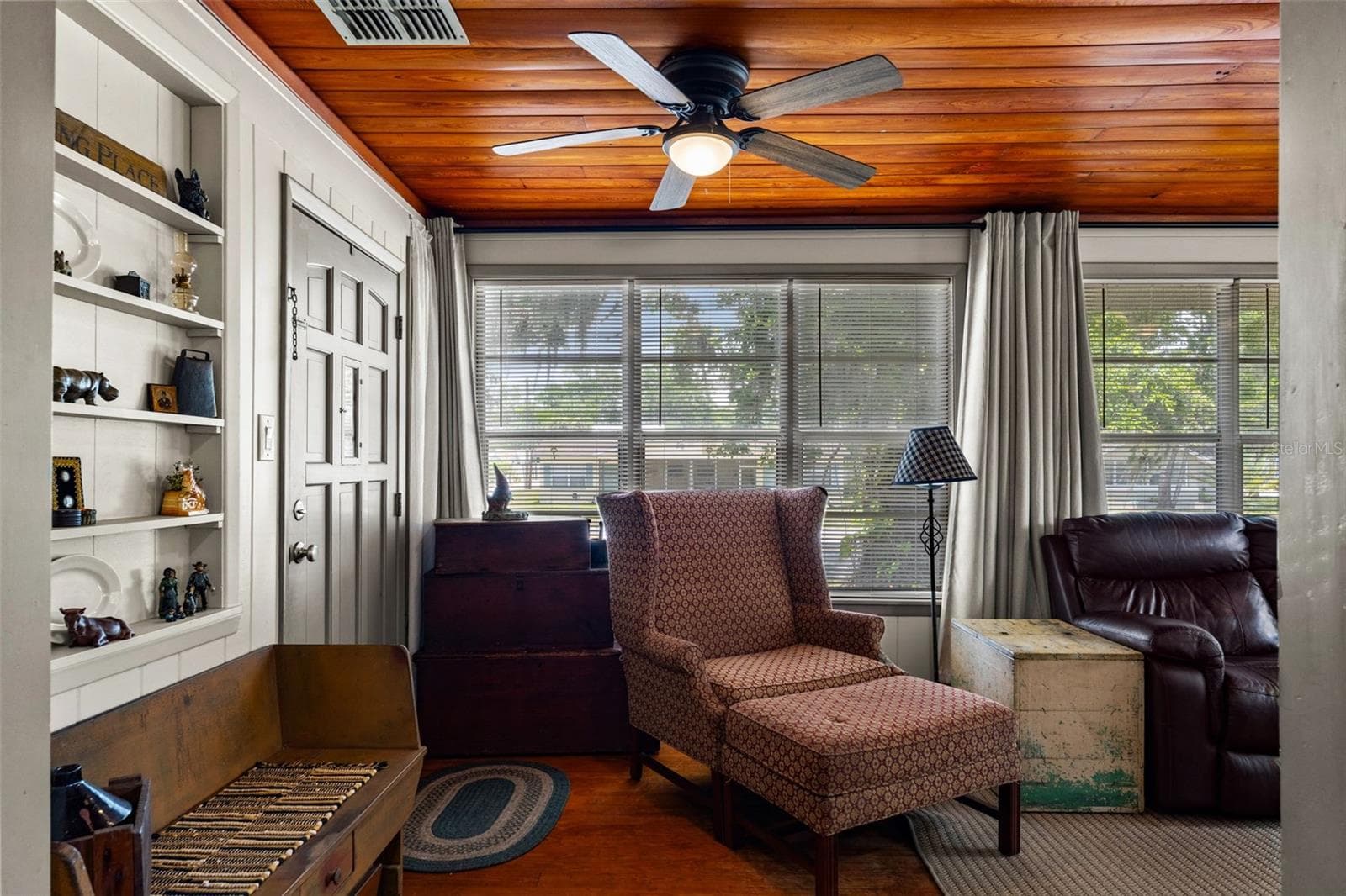 5845 GRAND BOULEVARD — photo 12 of 57