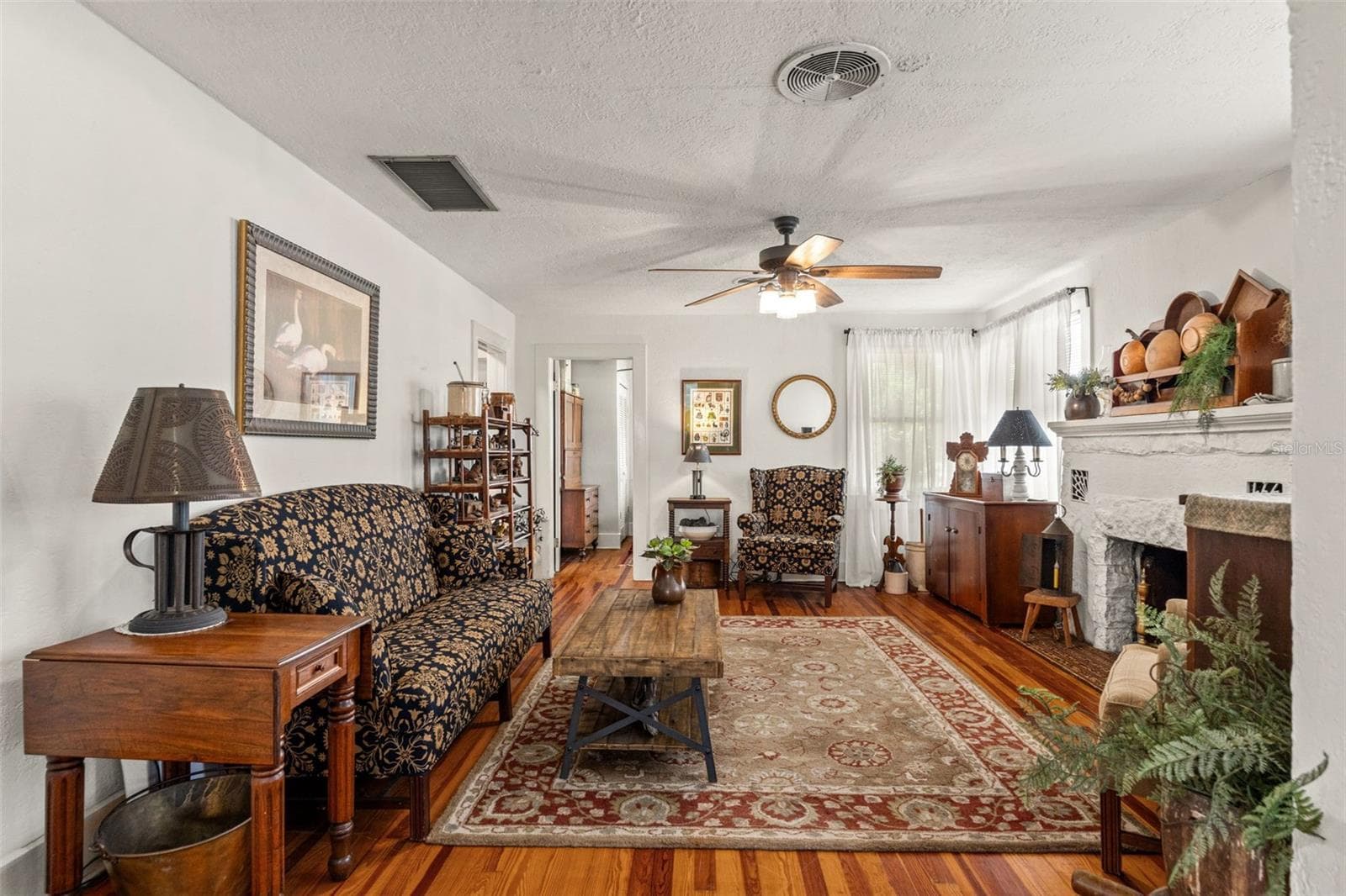 5845 GRAND BOULEVARD — photo 3 of 57