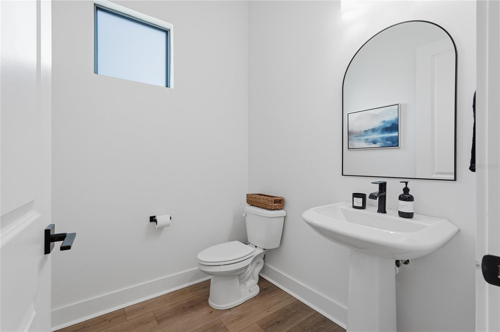 4208 CLEARFIELD AVENUE — photo 6 of 39