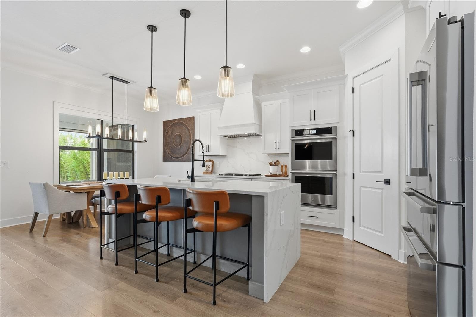 4208 CLEARFIELD AVENUE — photo 9 of 39