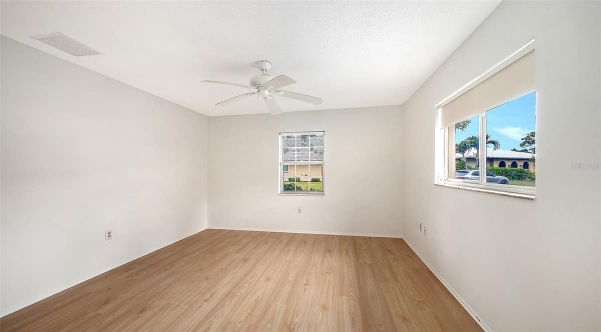 515 ROUSSEAU DRIVE — photo 23 of 46