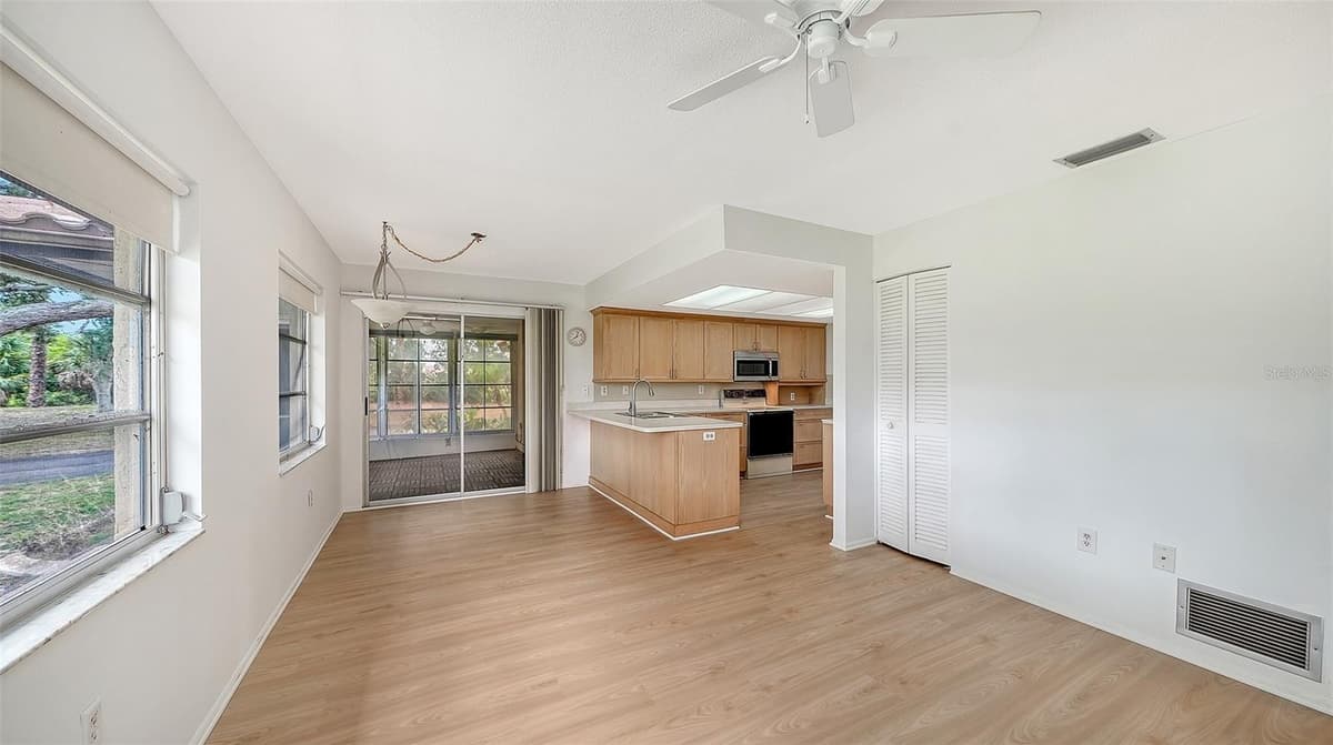 515 ROUSSEAU DRIVE — photo 17 of 46