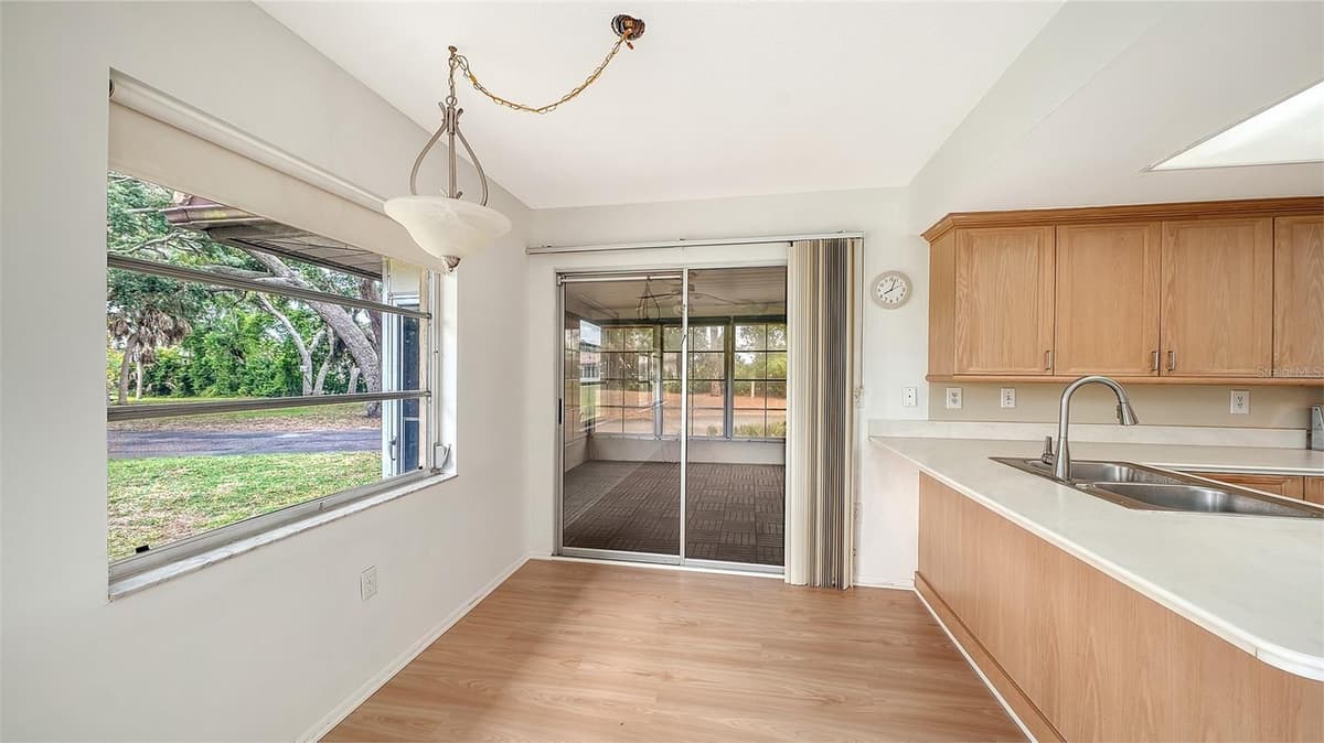 515 ROUSSEAU DRIVE — photo 16 of 46