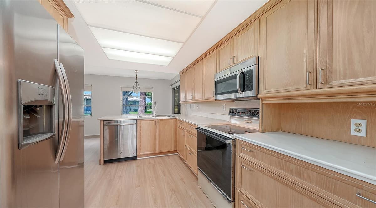 515 ROUSSEAU DRIVE — photo 11 of 46