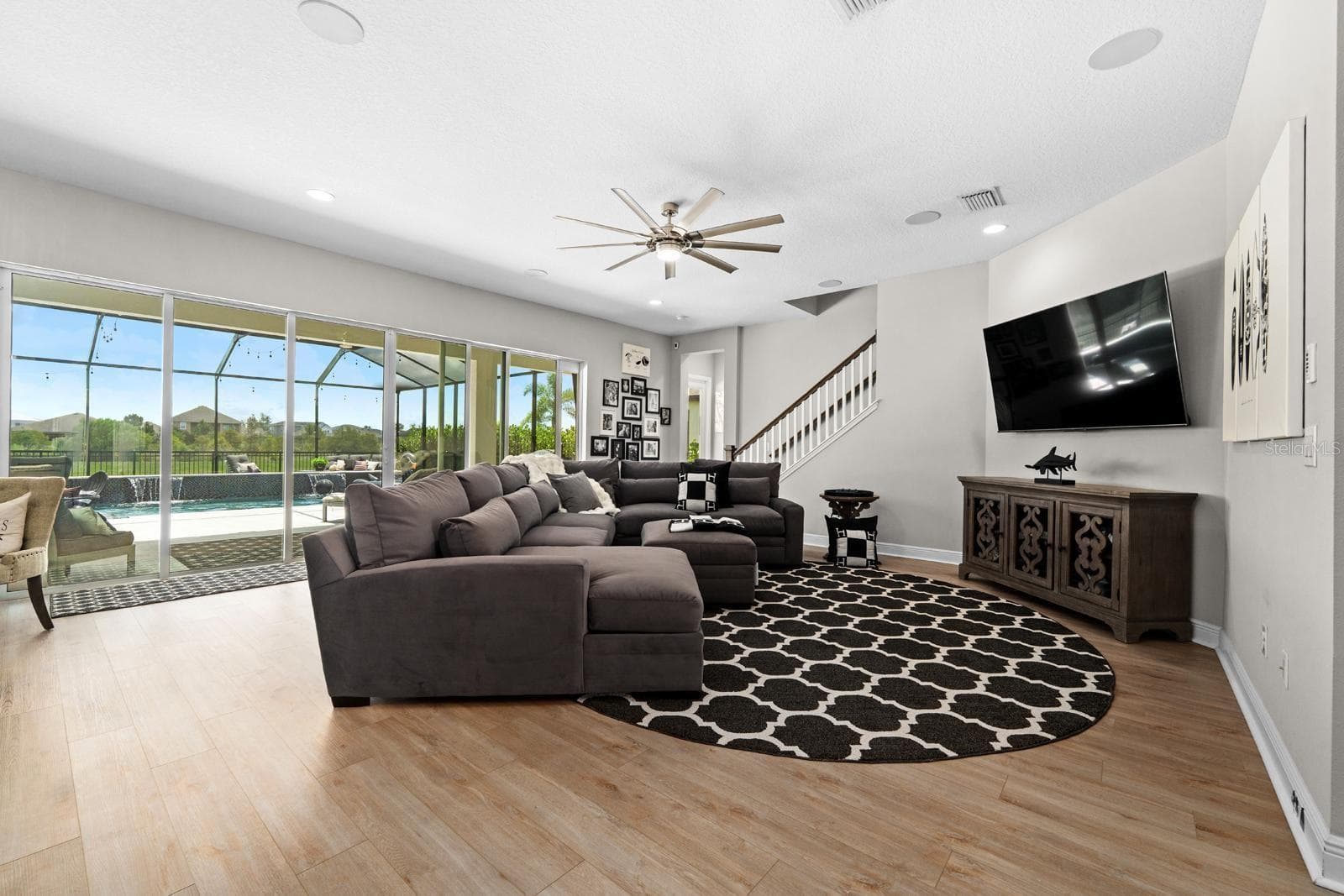 7631 PARADISO DRIVE — photo 8 of 46