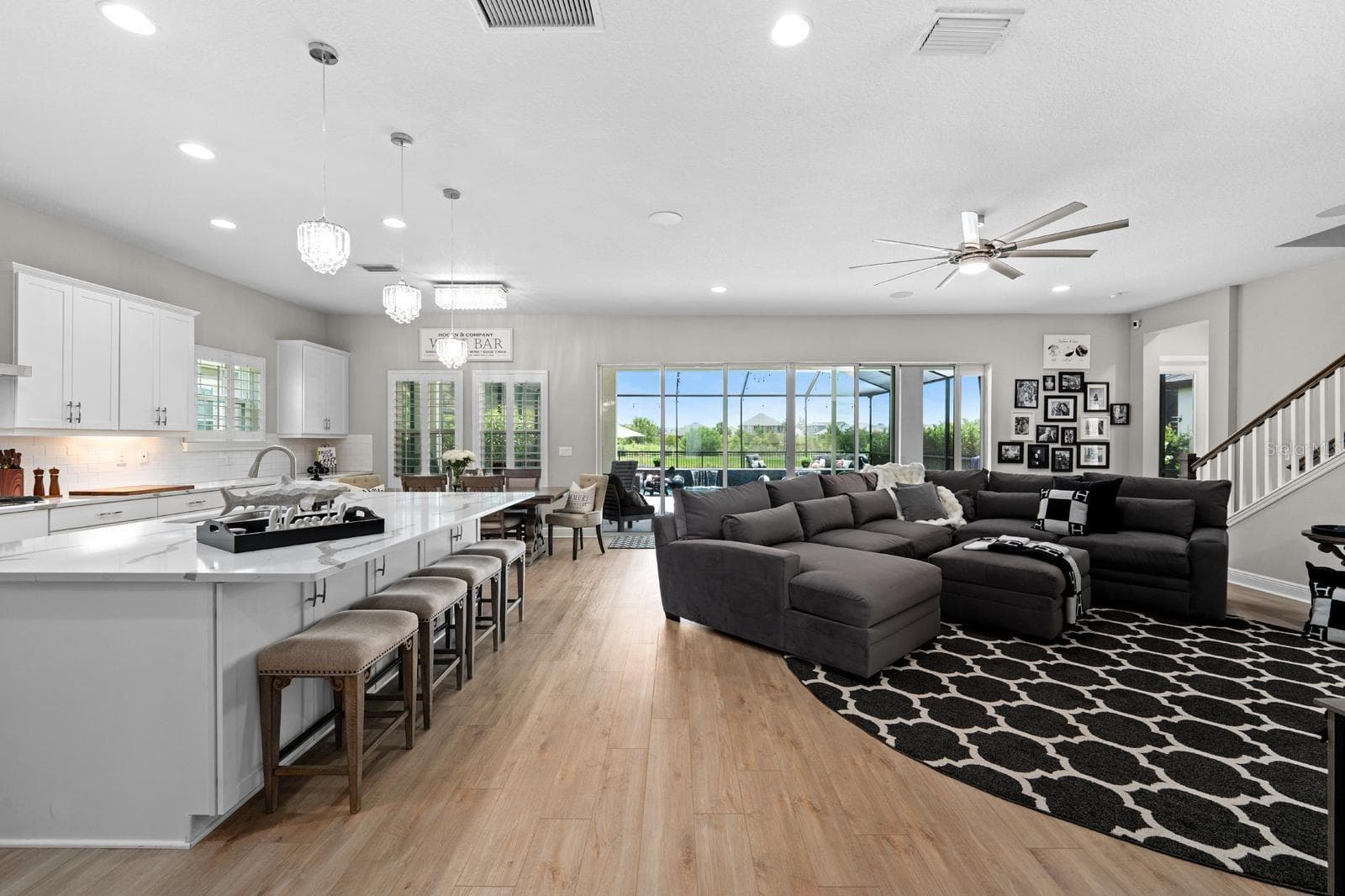 7631 PARADISO DRIVE — photo 7 of 46