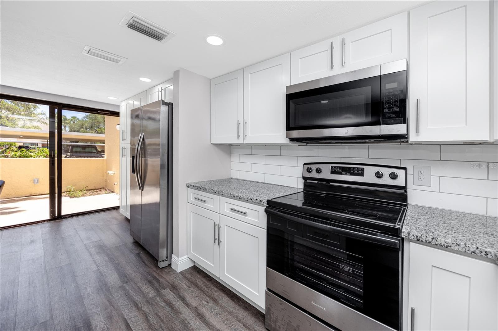 7510 SUNSHINE SKYWAY LANE — photo 17 of 61