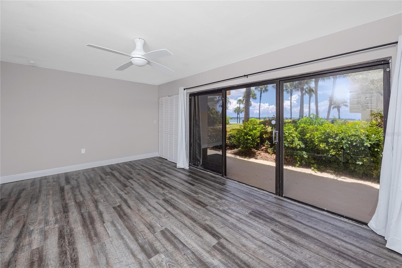 7510 SUNSHINE SKYWAY LANE — photo 24 of 61