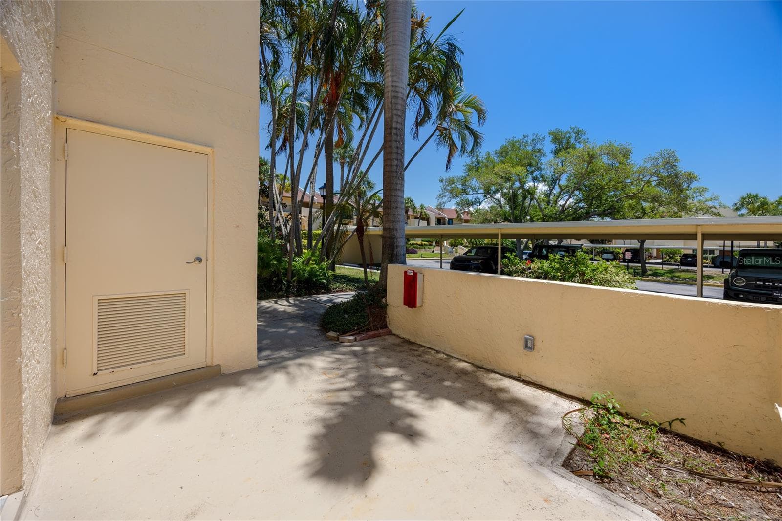 7510 SUNSHINE SKYWAY LANE — photo 13 of 61