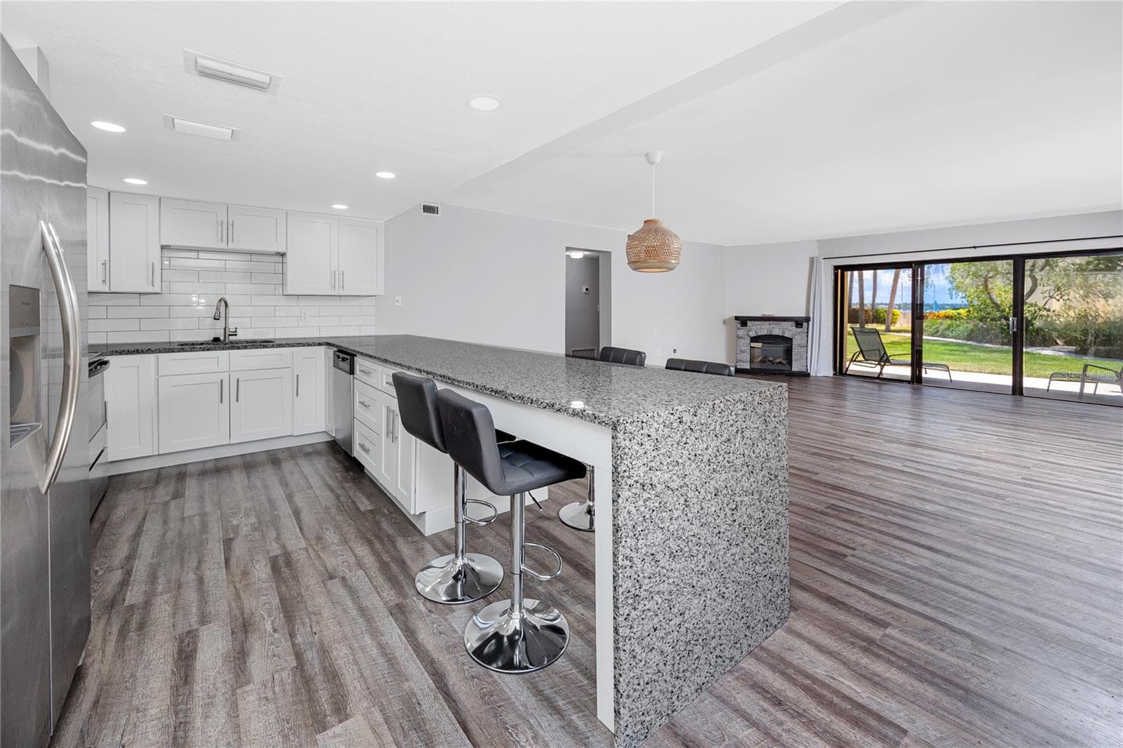7510 SUNSHINE SKYWAY LANE — photo 19 of 61
