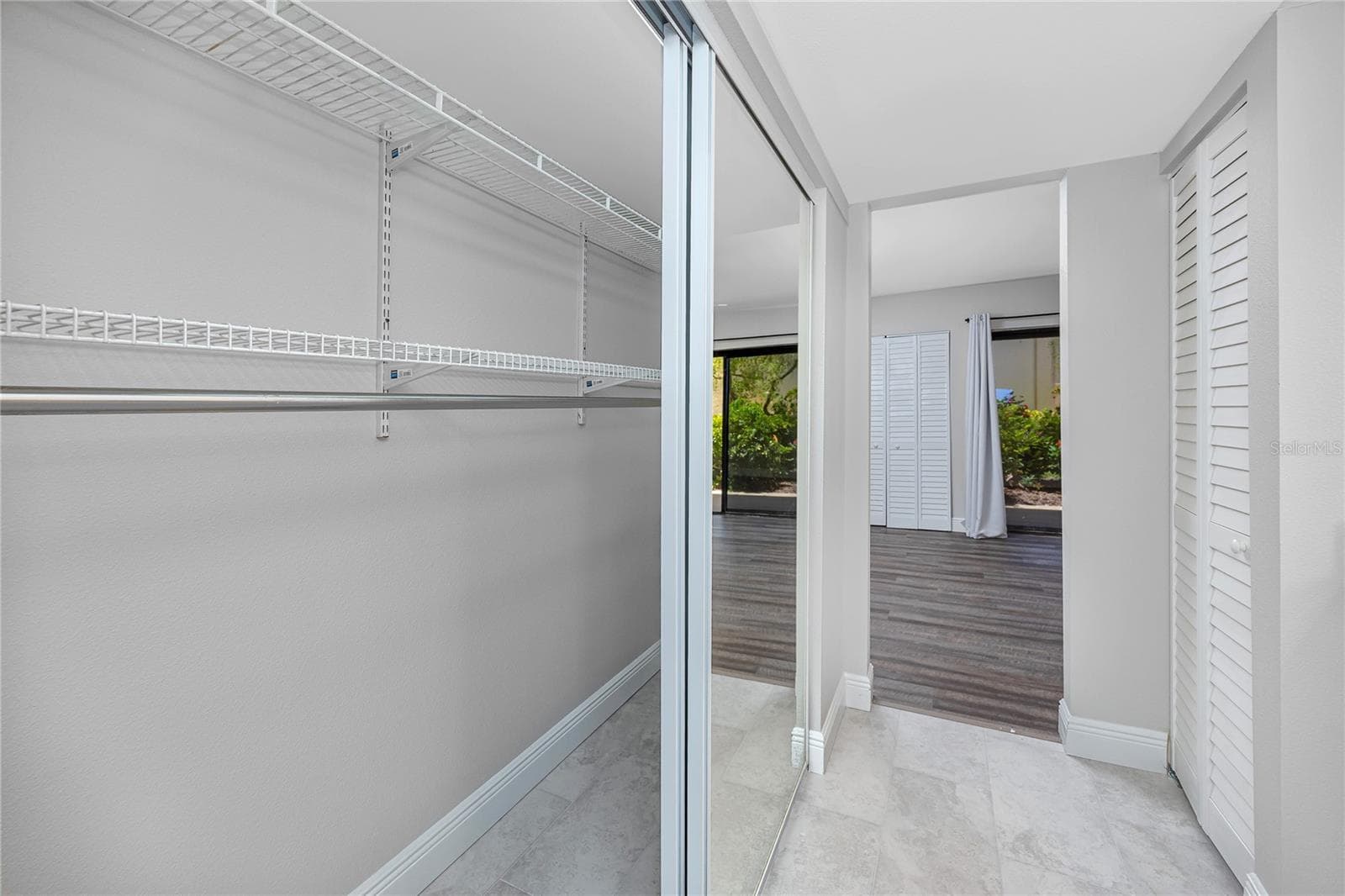 7510 SUNSHINE SKYWAY LANE — photo 27 of 61