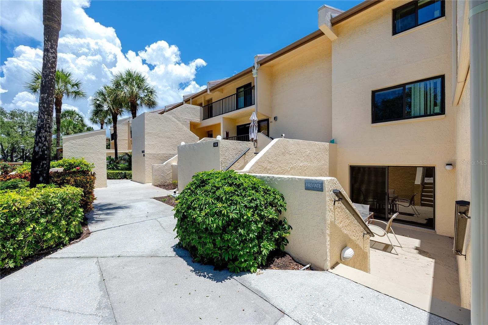 7510 SUNSHINE SKYWAY LANE — photo 9 of 61