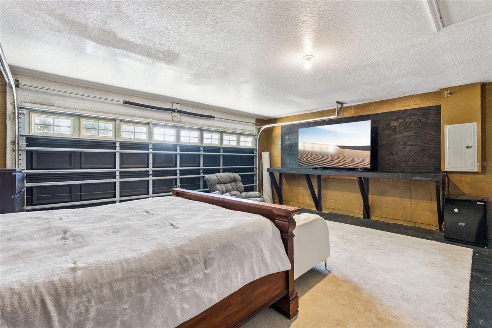 11526 HUGGINS STREET — photo 14 of 24