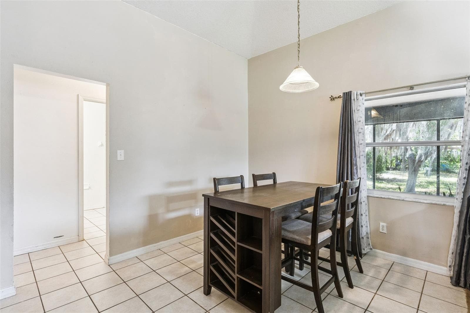 11526 HUGGINS STREET — photo 6 of 24