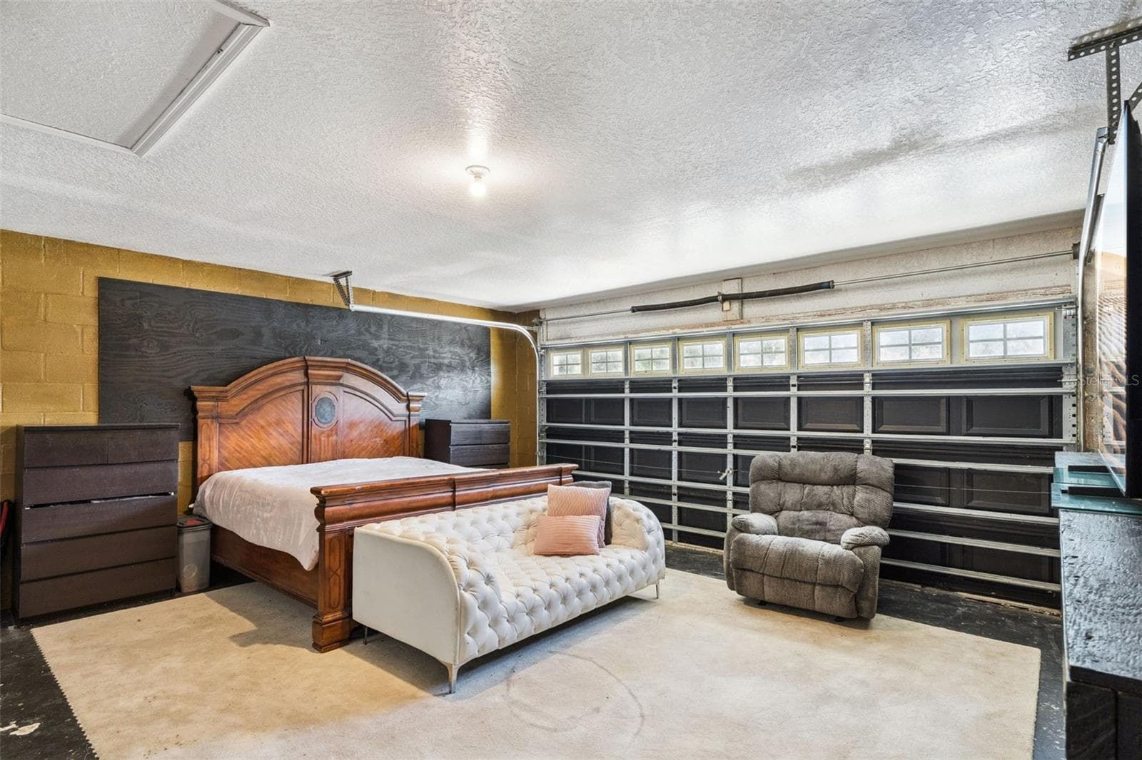 11526 HUGGINS STREET — photo 15 of 24