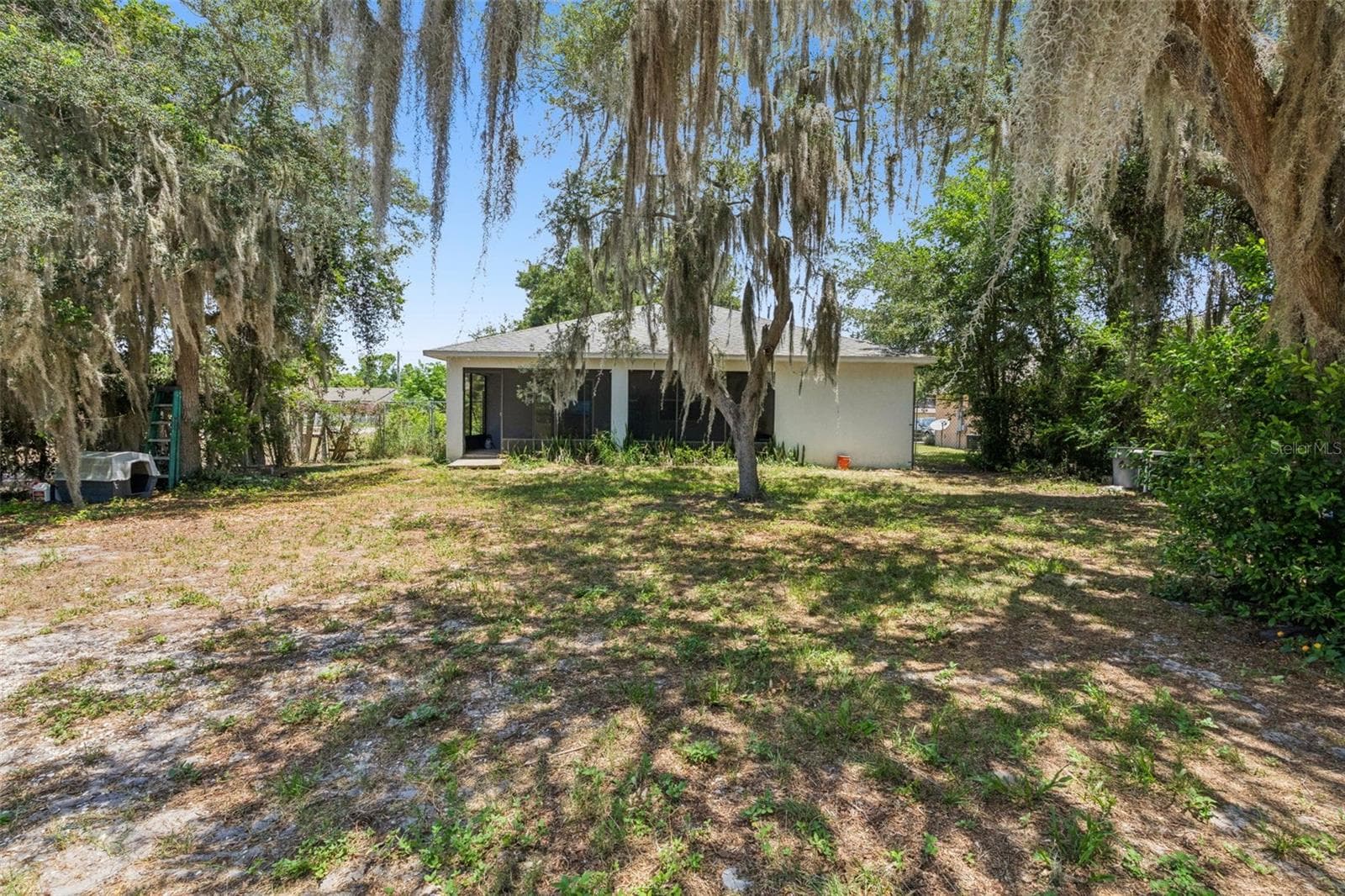 11526 HUGGINS STREET — photo 18 of 24